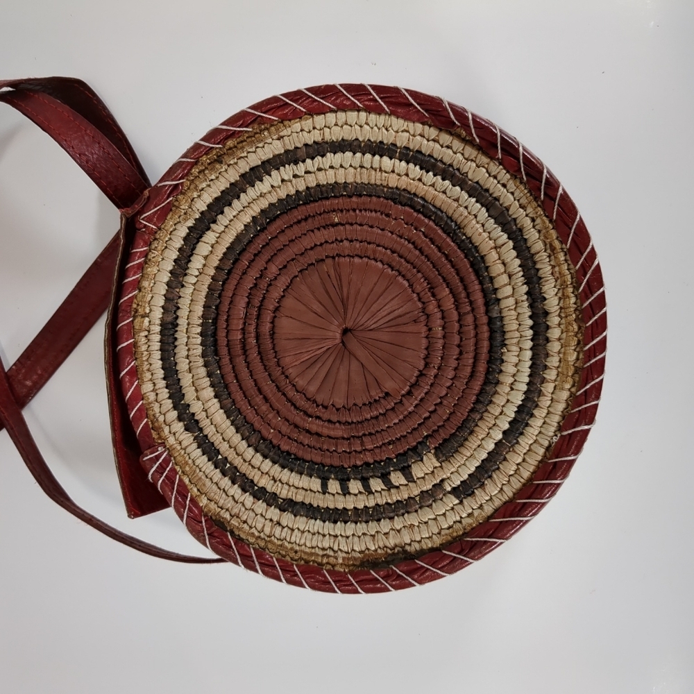 Leather Round Woven Shoulder Purse - Picture 4 of 11